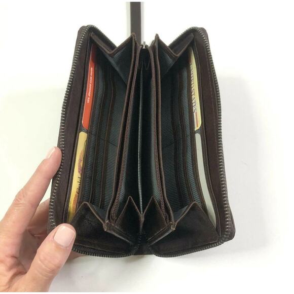 Spikes & Sparrow Wristlet Zip Wallet Dark Brown Leather Aspen RFID Protected - Picture 8 of 13